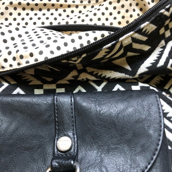 Madden Girl large hobo bag - Picture 3 of 3